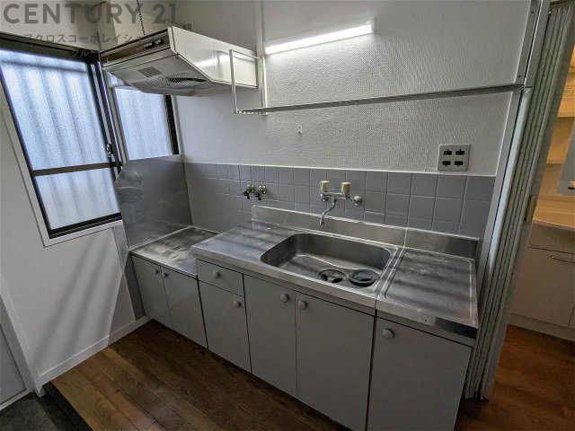 キッチン　換気のできる窓付きのキッチン☆