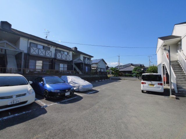 駐車場　車をお持ちの方に嬉しい駐車場付きの物件です