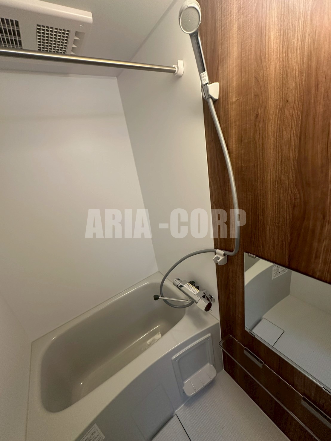 バス・シャワールーム　浴室乾燥機付きのバスルーム♪