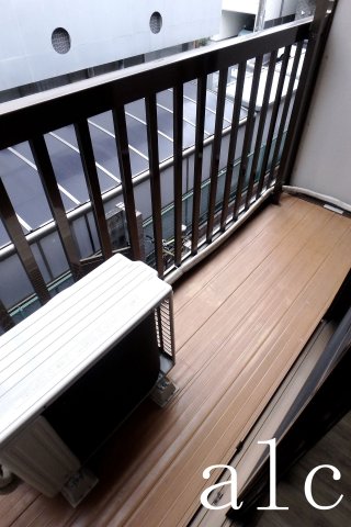 バルコニー　外からの目が気にならないバルコニーで洗濯物が干せます