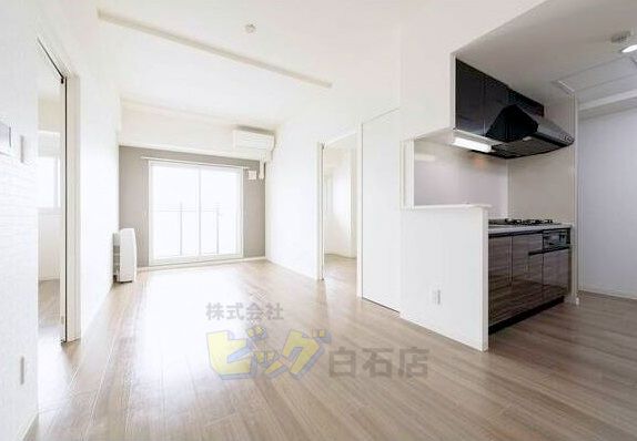 居室・リビング　日当たり良好で明るいリビングです♪