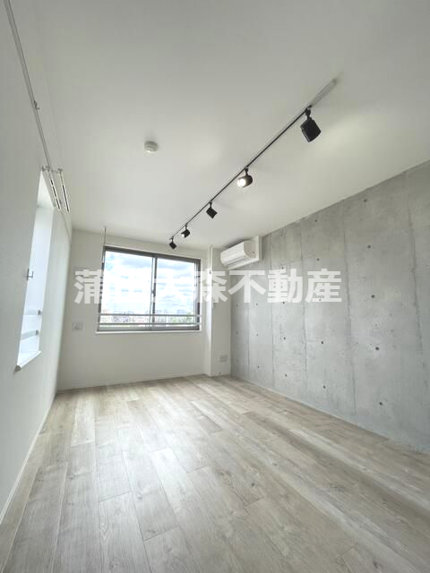 居室・リビング　南向きダウンライト照明等おしゃれな洋室8.5帖