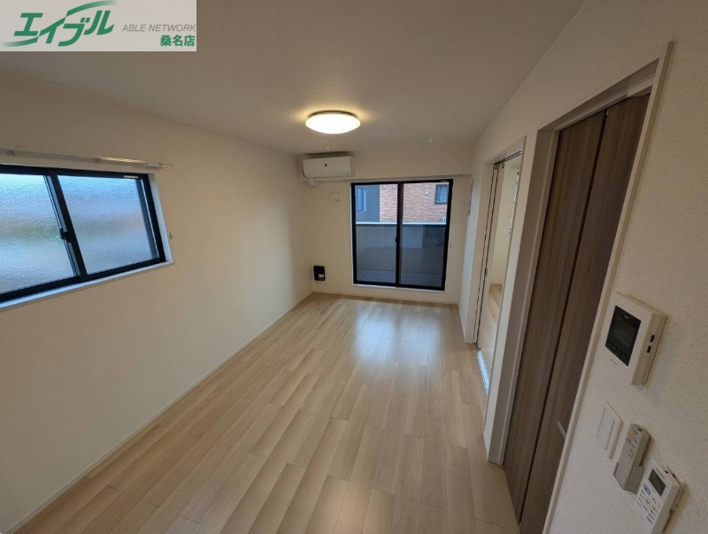 居室・リビング　同型反転タイプ画像