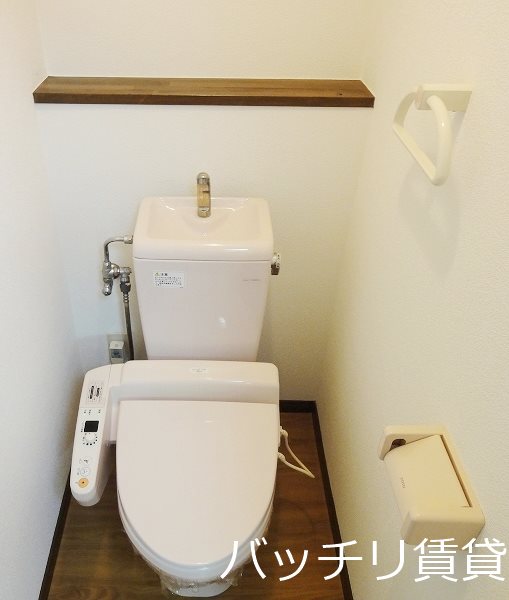 トイレ　＊画像は別号室の為、現状を優先致します