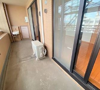 バルコニー　バルコニー付きです