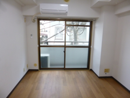 居室・リビング　駅からの距離を重視される方へおすすめです。