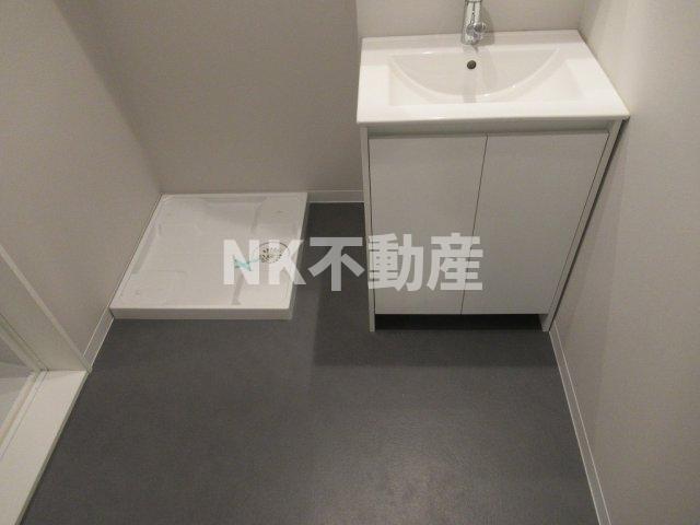 洗面設備　ゆったりとスペースのある洗面所