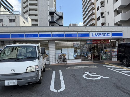 コンビニ　ローソン　桜川駅前店（コンビニ）まで43m
