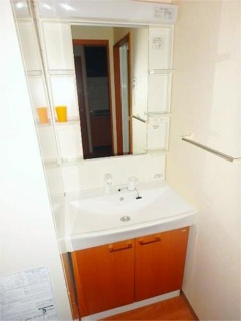 洗面設備　シャンプードレッサー完備