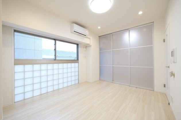 居室・リビング　内観１