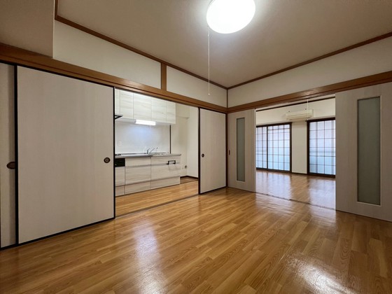 居室・リビング　※別部屋の写真です