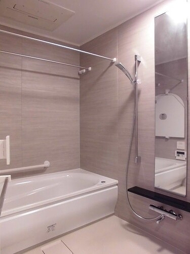 バス・シャワールーム　浴室　※前回募集時／２０２４年４月の写真