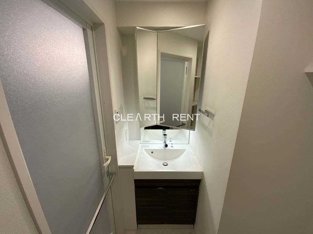 洗面設備　デザイン性にも機能性にも優れた独立洗面台