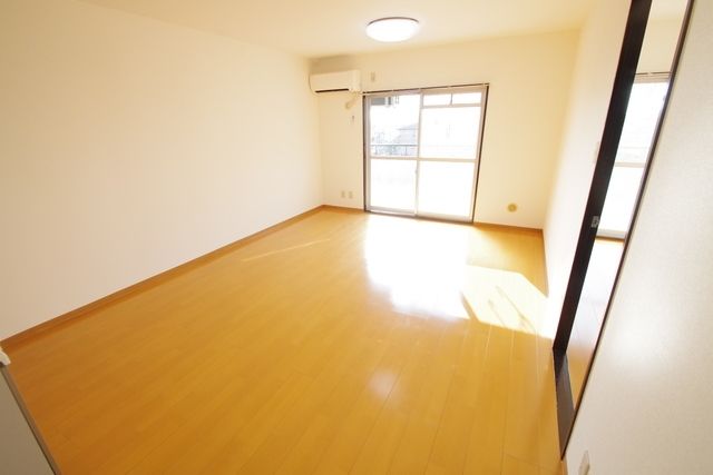 居室・リビング　★家具の配置もしやすいリビング★