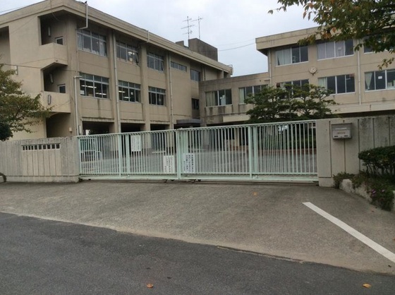 小学校　岡山市立竜之口小学校（小学校）まで520m