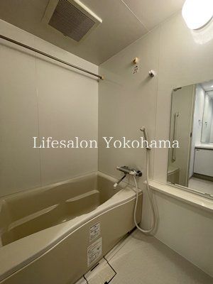 バス・シャワールーム　洗面