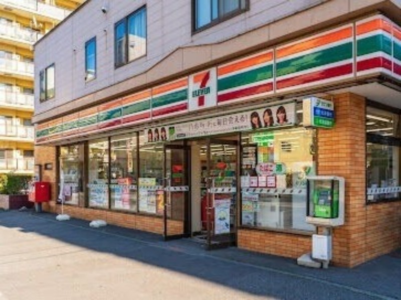 コンビニ　セブンイレブン札幌南4条東店（コンビニ）まで194m