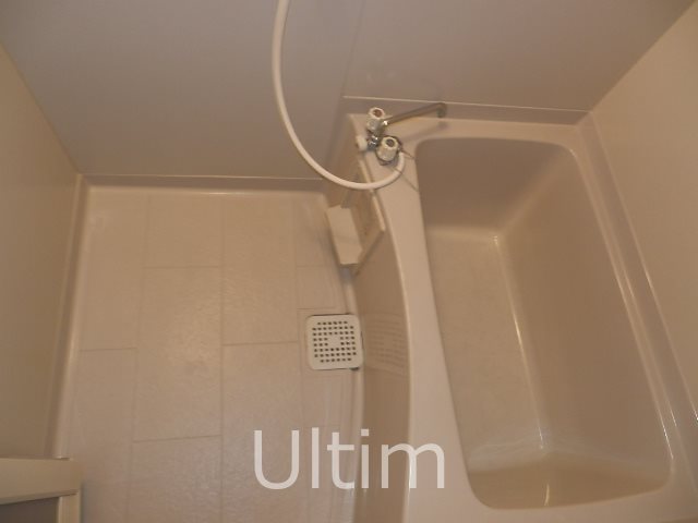 バス・シャワールーム　※他の部屋の写真です。