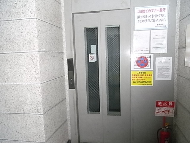 エントランス　エレベーター