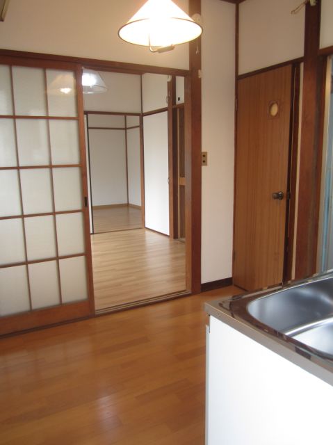玄関　玄関から見た風景です
