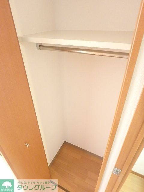 収納　パイプ付きのクロ－ゼット