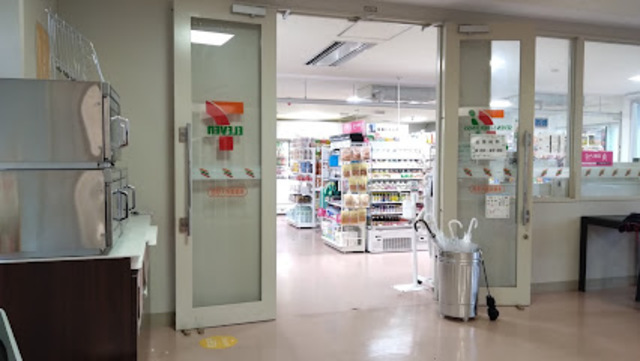 コンビニ　セブンイレブン多摩美術大学店（コンビニ）まで1077m