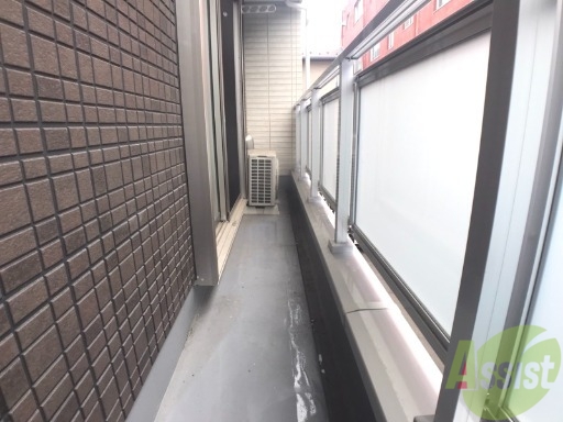 バルコニー　バルコニーは幅もしっかりあって洗濯物がはかどりそうですね。