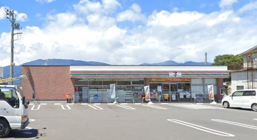 コンビニ　セブンイレブン 山梨田富店（コンビニ）まで814m