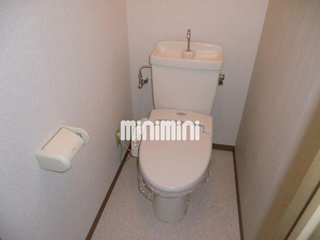 トイレ　シャワー付きトイレ完備です！
