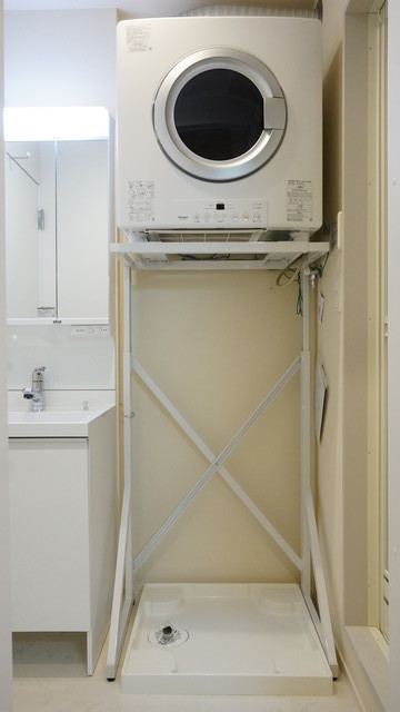 その他　洗濯機置き場は室内にあるので雨に濡れる心配はありません。