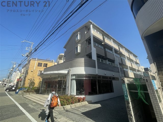 建物外観　オートロック、TVモニター付きインターホン完備☆