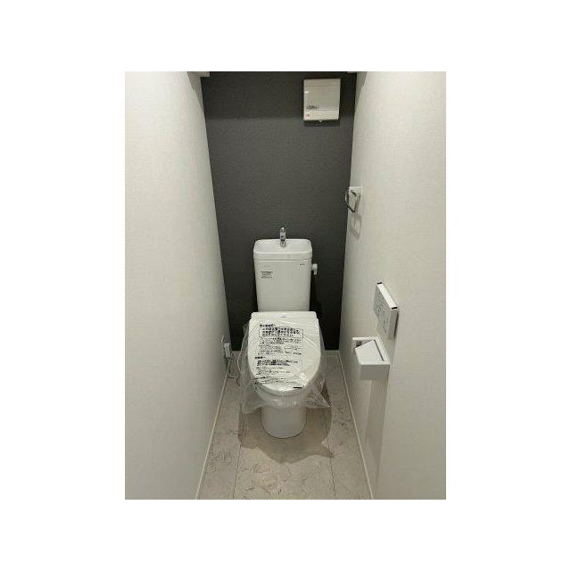 トイレ　嬉しいバス・トイレ別、温水洗浄便座付