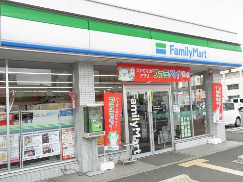 コンビニ　ファミリーマート 東大阪長田中店（コンビニ）まで411m