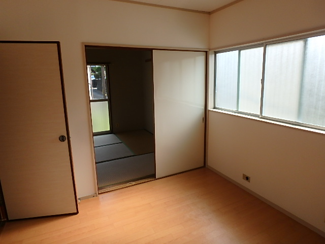 コーポハイヴィレッジの居間写真