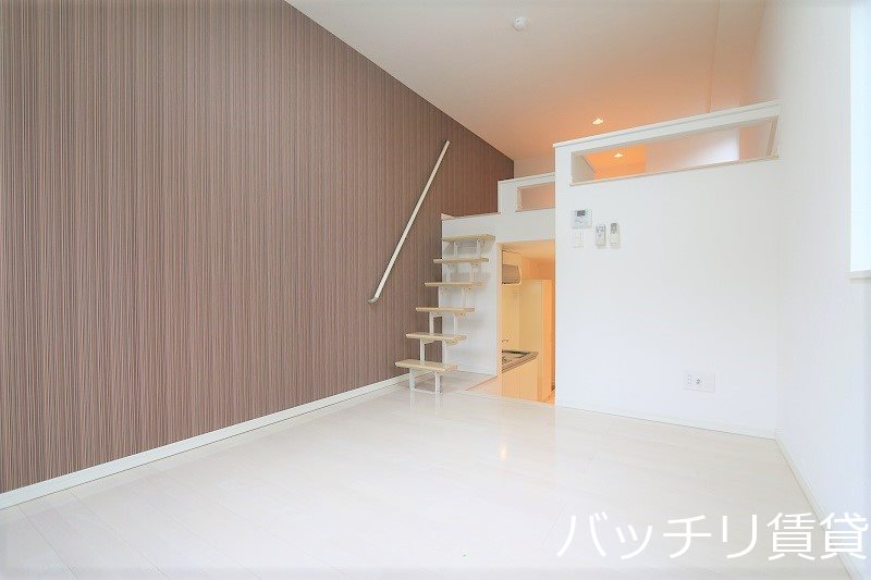 居室・リビング　画像は同型タイプの為、現状を優先致します。