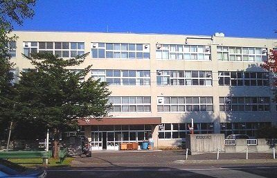 中学校　月寒中学校（中学校）まで1200m