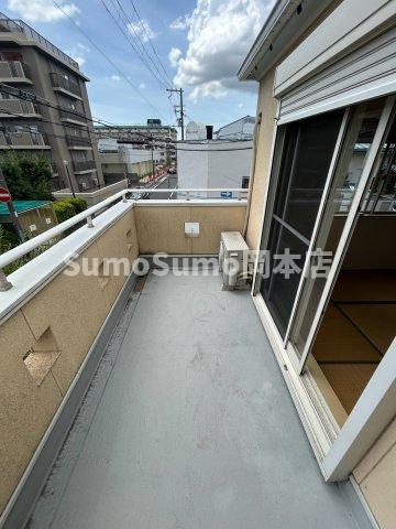 バルコニー　お洗濯にも便利なバルコニー付き