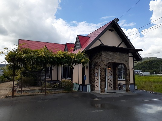 飲食店　焼肉ハウスシャロレーさん（飲食店）まで1000m
