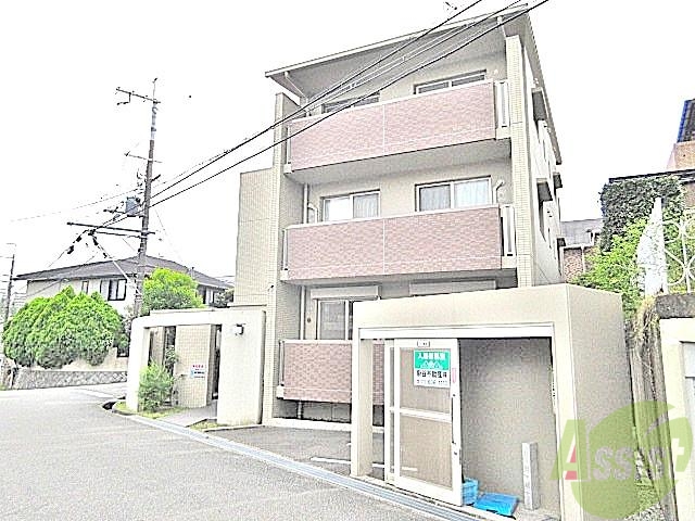 建物外観　吹田市津雲台「ヴィラ・シャリテ」
