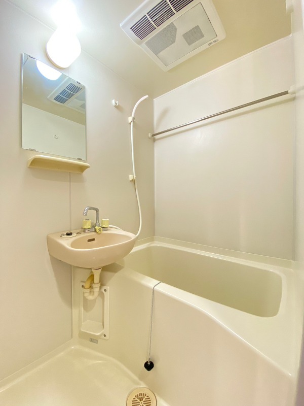 バス・シャワールーム　※別部屋参考写真