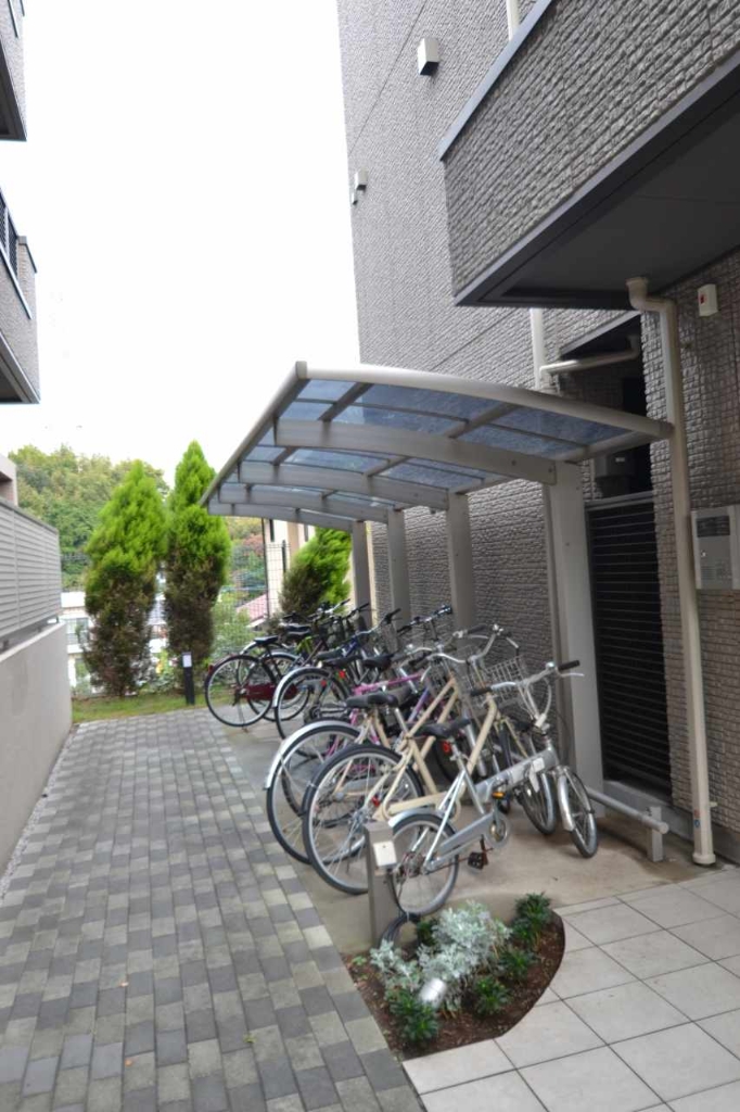 その他共有部分　屋根付き駐輪場♪