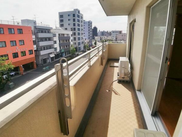 サンビーム・ハタの内装写真