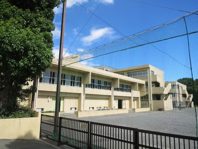 小学校　茅ヶ崎小学校（小学校）まで900m