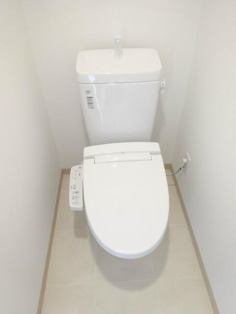 東京メトロ有楽町線 地下鉄成増駅 徒歩8分 4階建 築11年のトイレ写真