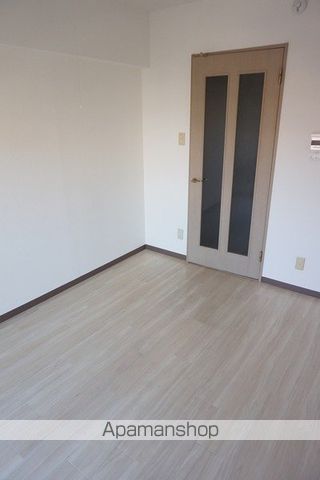 シャトレゲンジの居間写真
