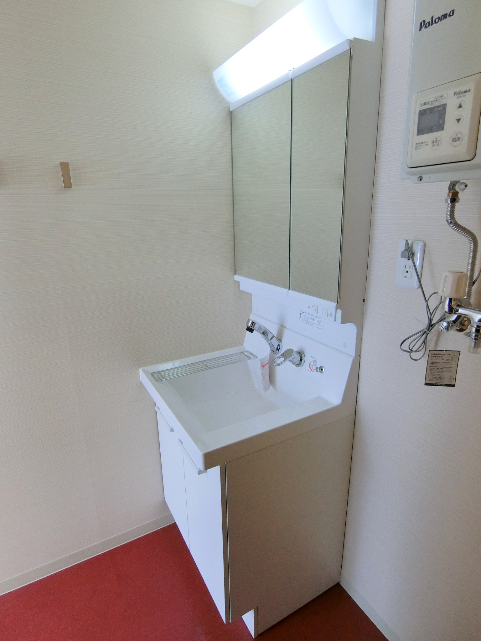 洗面設備　シャワードレッサー付きです！