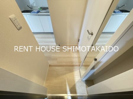 東急世田谷線 松原駅 徒歩1分 5階建 築6年の玄関写真