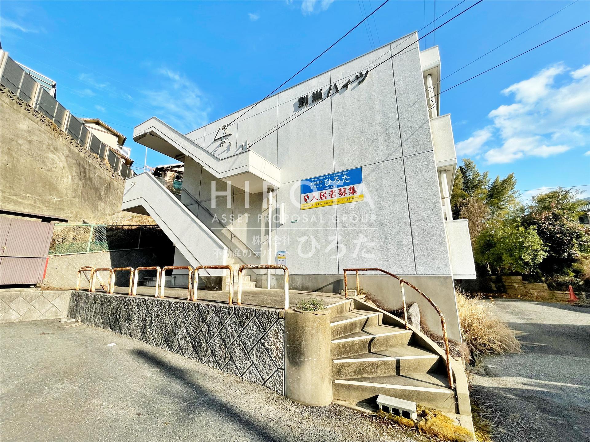 ＪＲ鹿児島本線 黒崎駅 バス乗車時間：15分 最寄りバス停で下車 徒歩2分 築42年