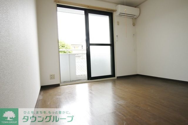 居室・リビング　洋室8帖