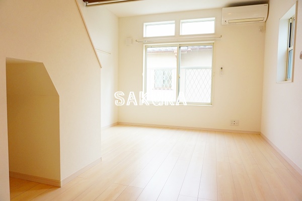 居室・リビング　開放感のあるゆったりとしたお部屋です♪